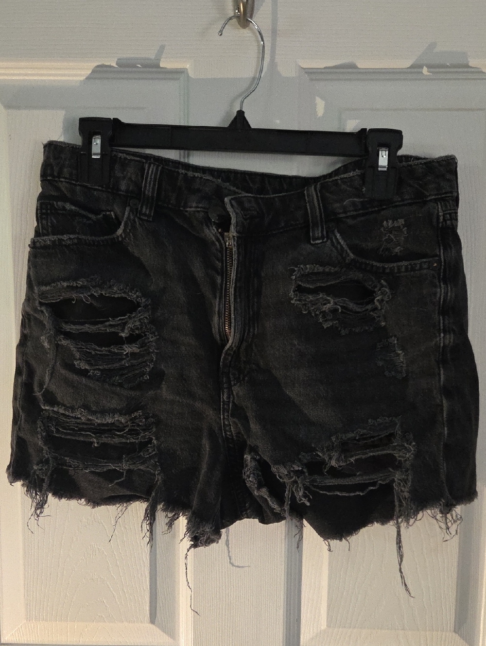 American Eagle Outfitters Black Distressed Ripped Denim Shorts High Rise Size 10